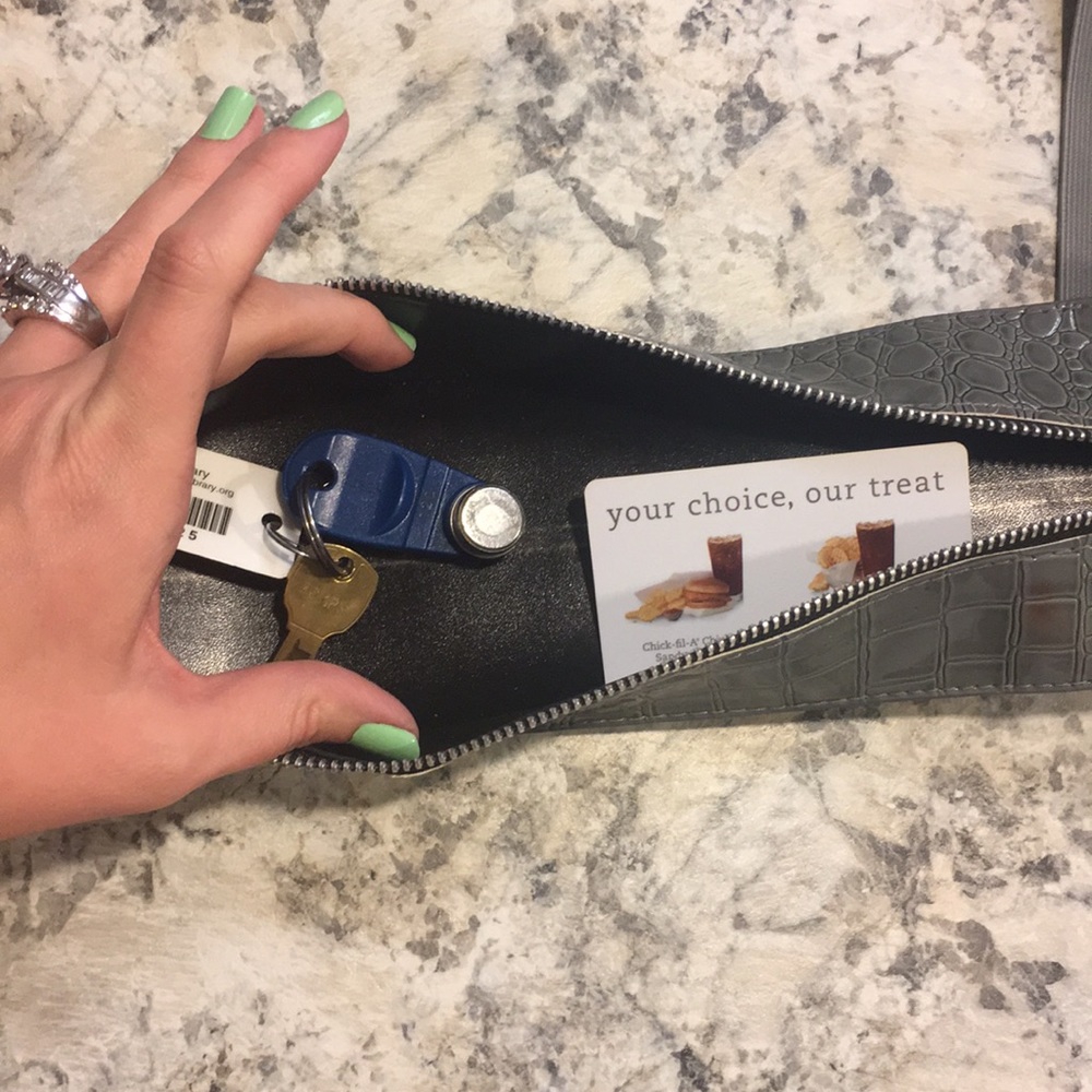 🐍 Grey Snakeskin Embossed Belt 🐍 - Picture 8 of 8